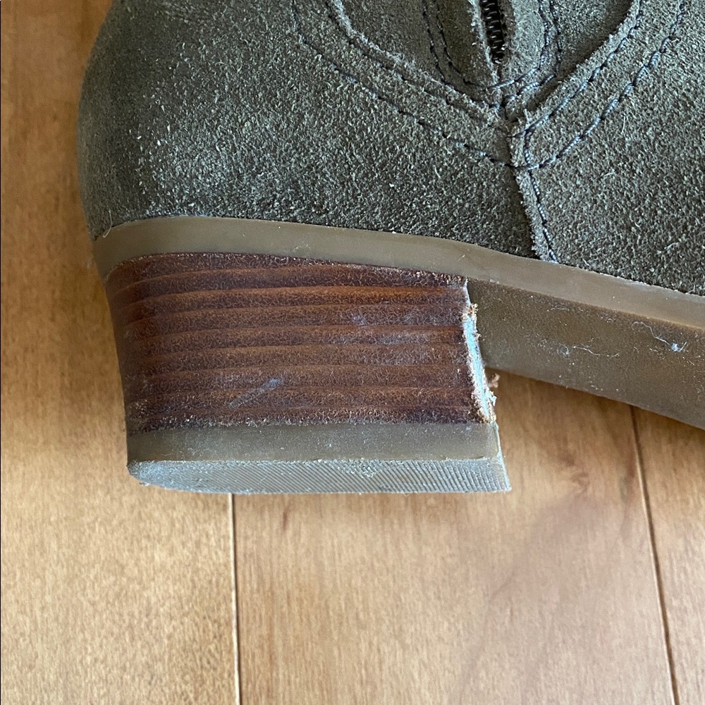 Cole Hann Olive Ankle Boots Size 7.5 - Picture 9 of 11